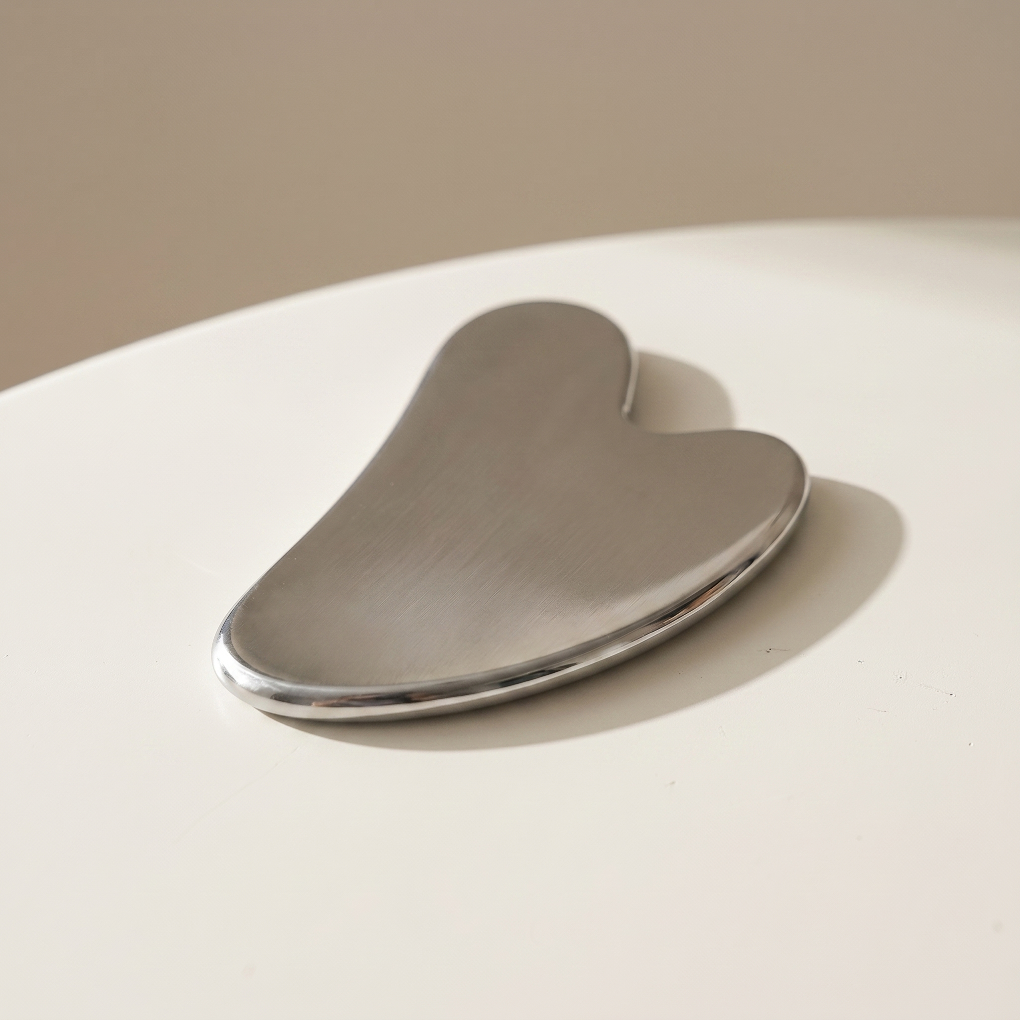 Cryo Heart Gua Sha angle view